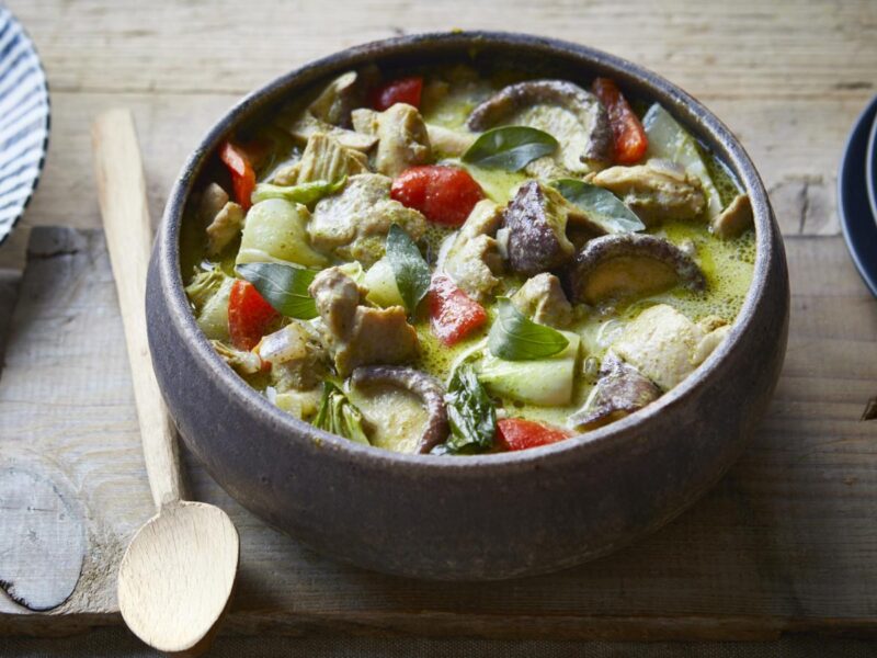 Healthy Thai green chicken curry
